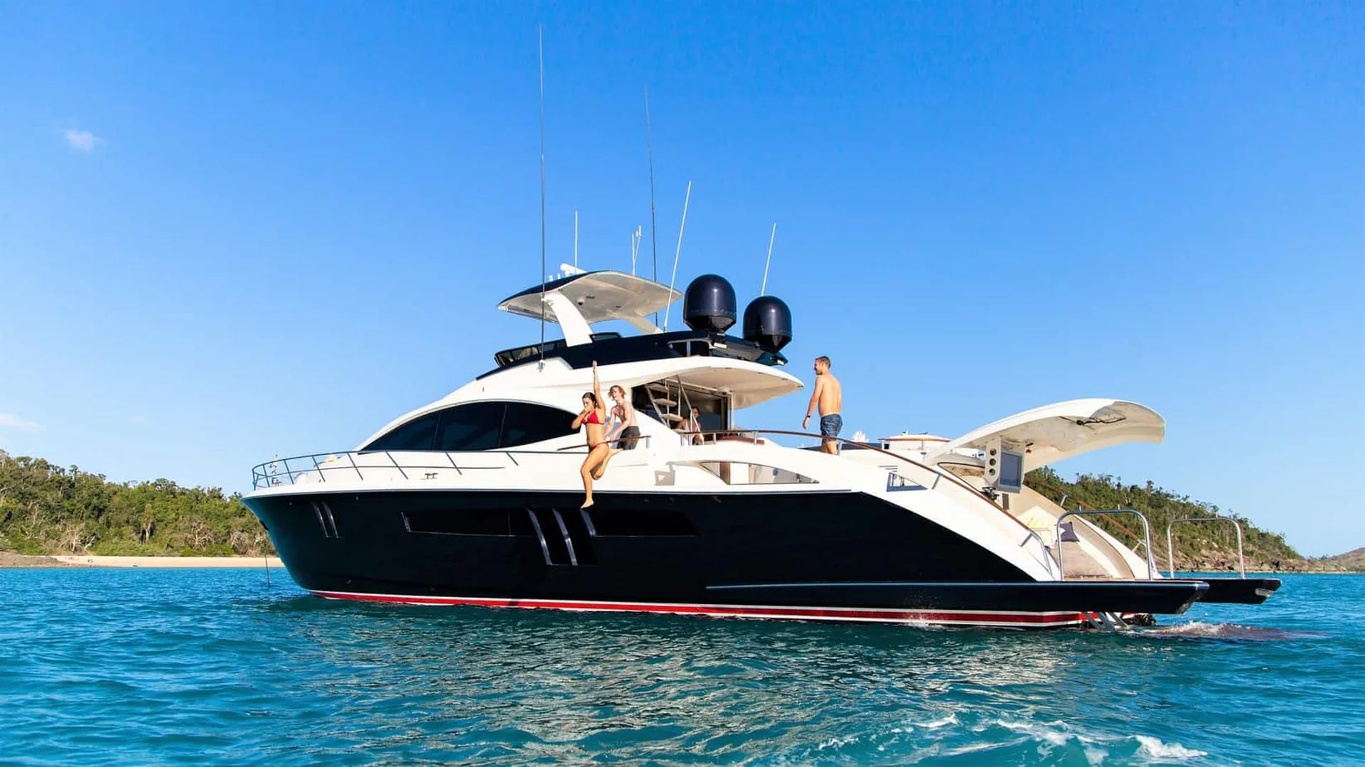 La Mar anchored in clear blue water.