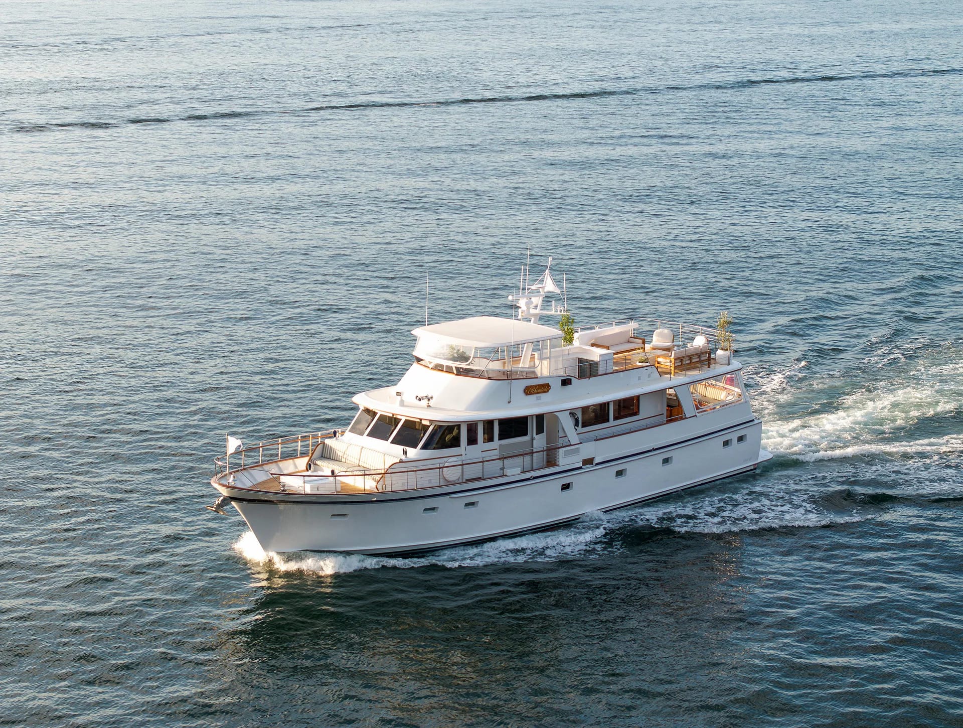 Rhemtide viewed from port side while underway