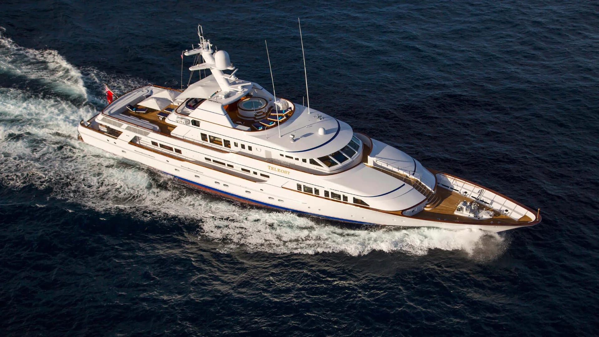 Teleost viewed from above while underway